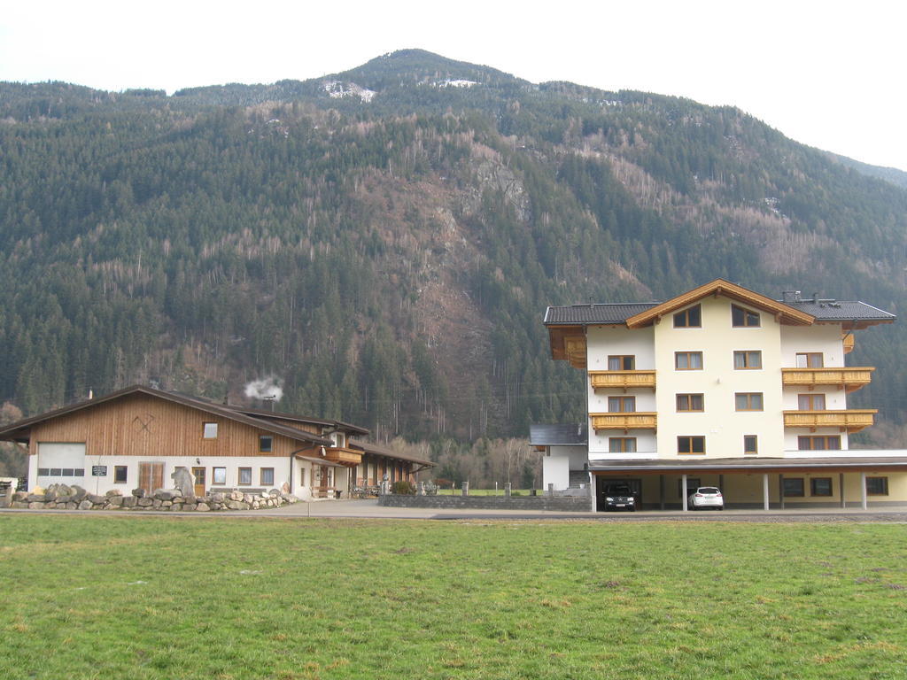 Apparthotel Stoanerhof Uderns Exterior photo